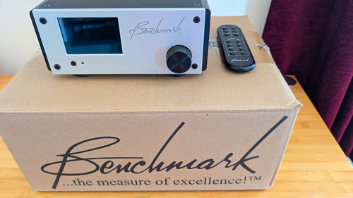 Benchmark la4 pre amplifier - pre,